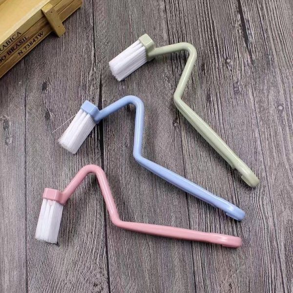 فرچه نظافت کج